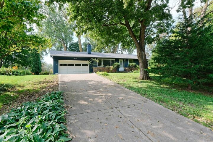 148 Ridgeview Lane E  Wayzata MN 55391 photo