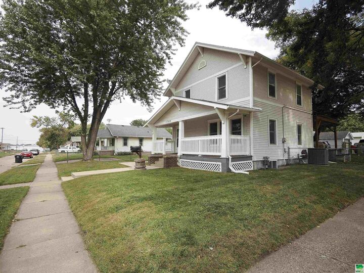 Property Photo:  1700 Irene St  IA 51105 