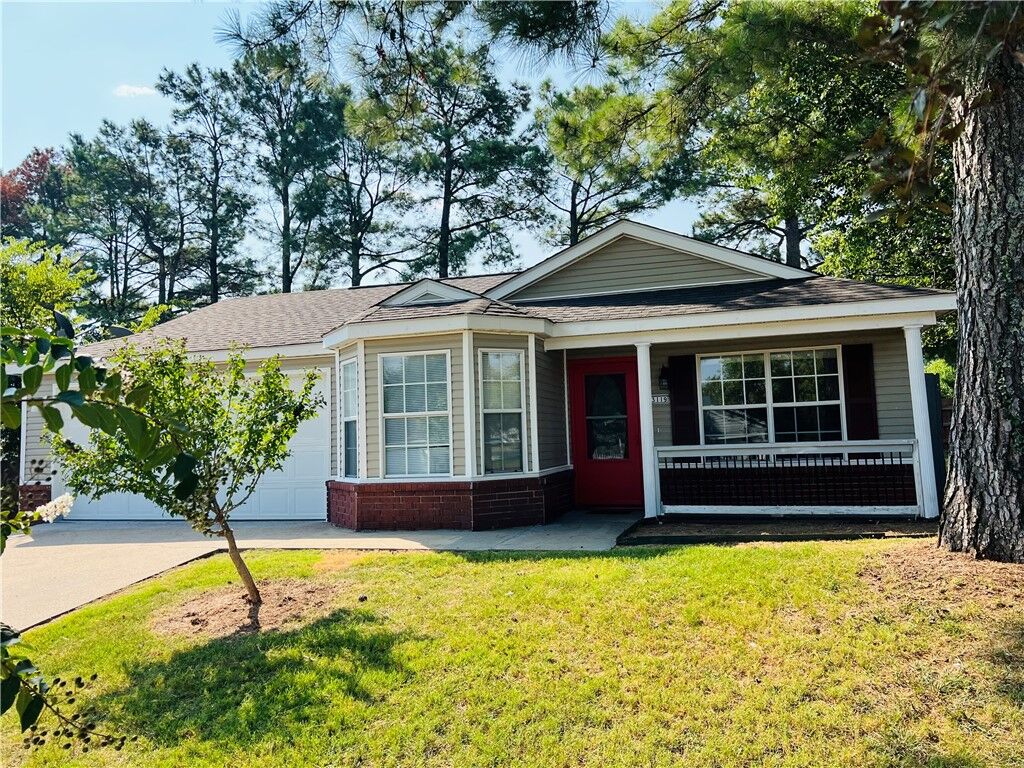 Property Photo: 3119 W Essex Drive AR 72704