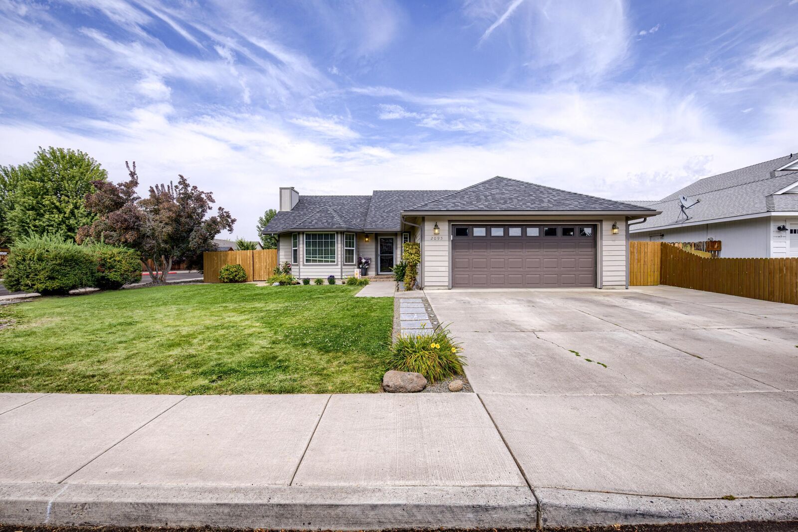 Property Photo:  2095 NW Jackpine Place  OR 97756 