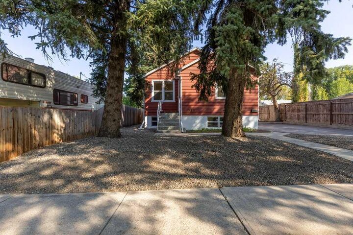 1323 6 Avenue N  Lethbridge AB T1H 0S9 photo