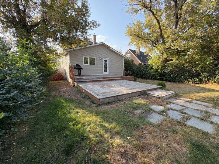 Property Photo:  5821 44 Avenue  AB T4N 3J4 