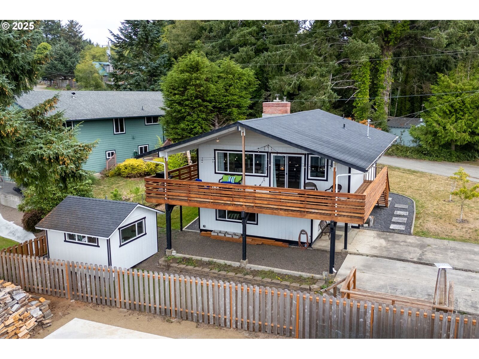 Property Photo:  1960 Alder Cove Rd  OR 97143 