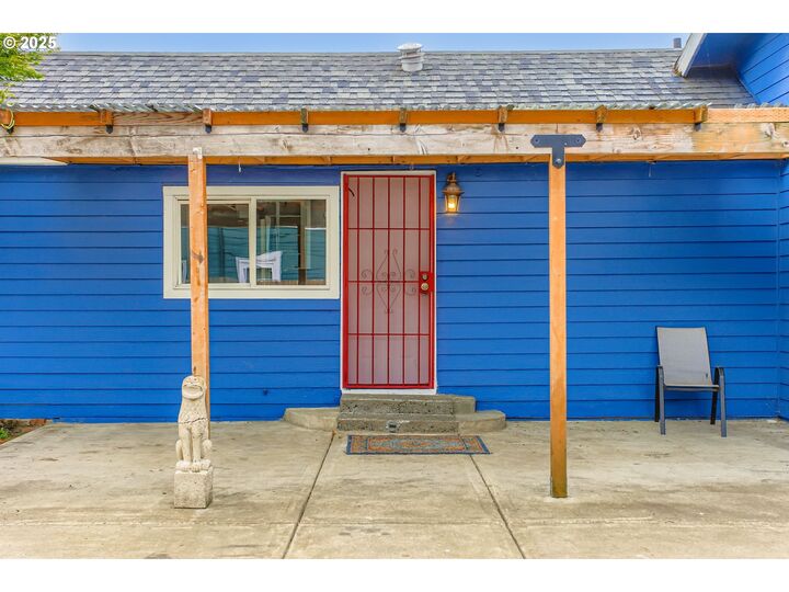 Property Photo: 5277 NE 75th Ave OR 97218