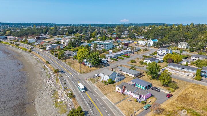 Property Photo:  1610 SE Pioneer  WA 98277 