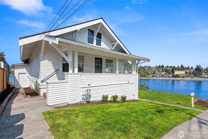 Property Photo:  110  11th St Pl  WA 98337 