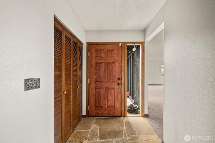 Property Photo:  29826  4th Avenue SW  WA 98023 