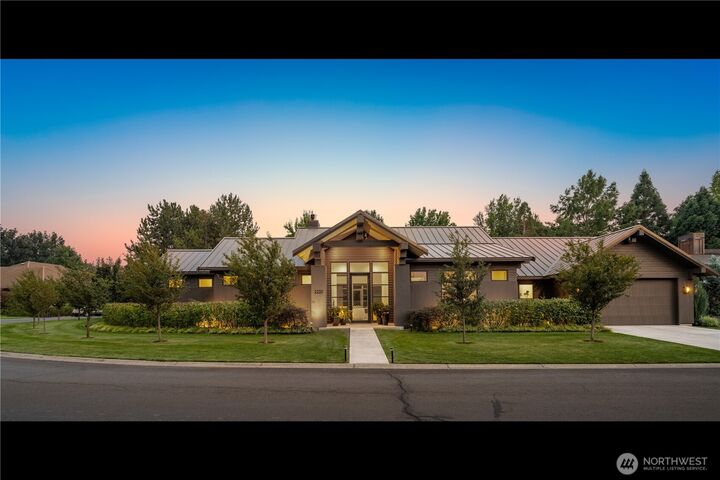 Property Photo: 2230 Crosshaven Drive WA 99362