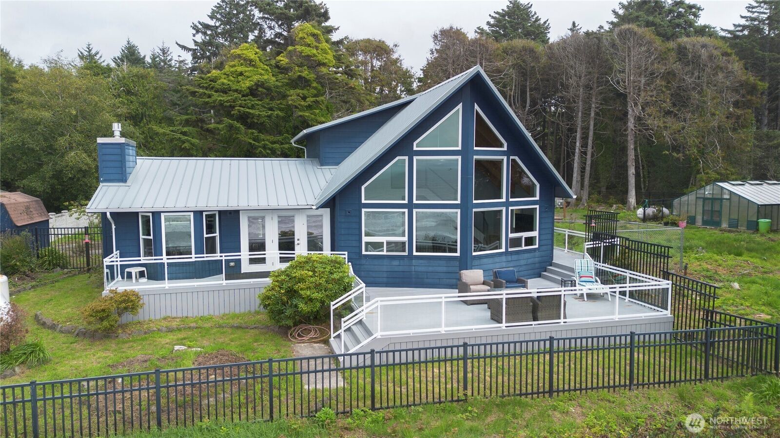 Property Photo: 4631 State Route 109 WA 98562