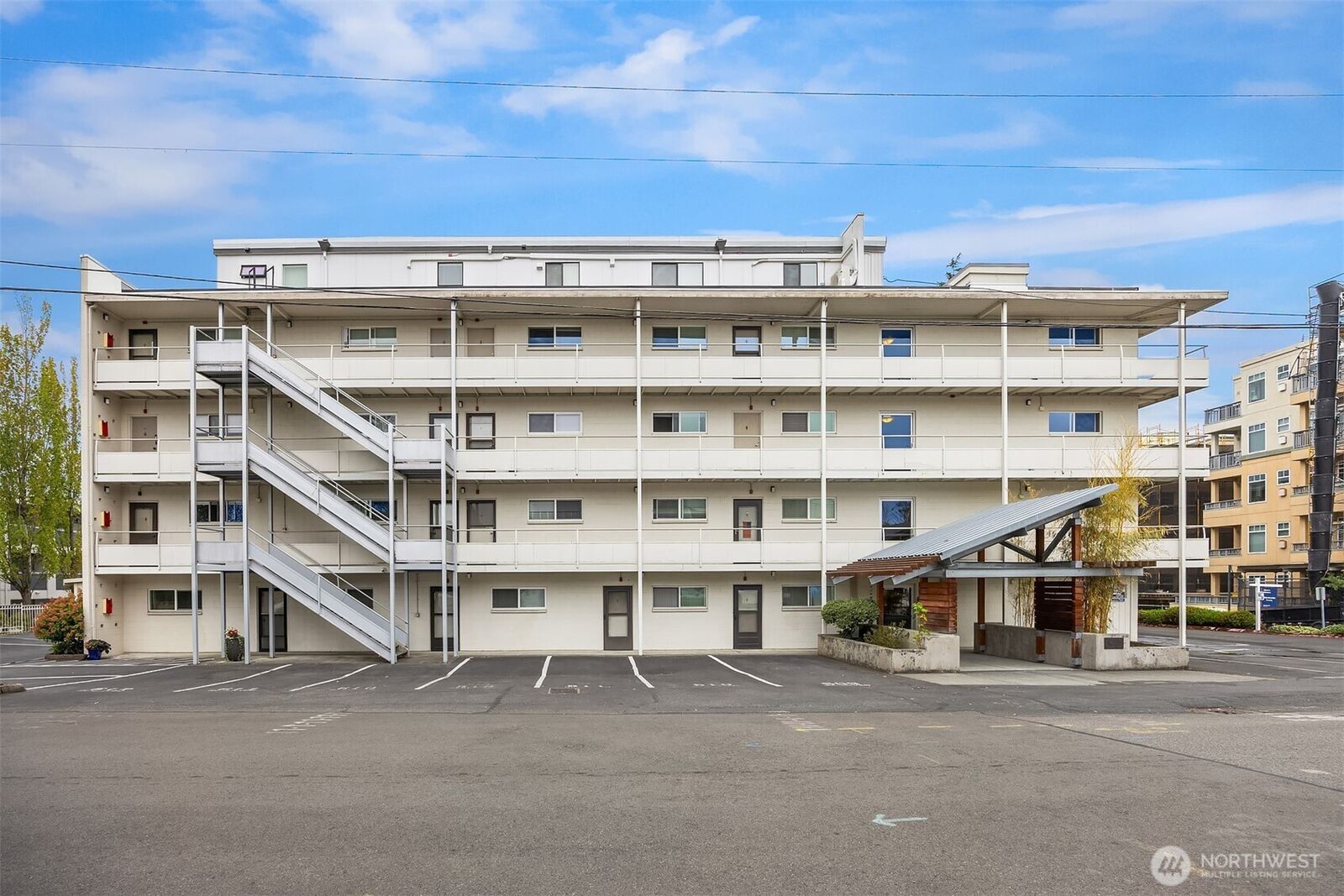 Property Photo:  201  2nd Street S 103  WA 98033 