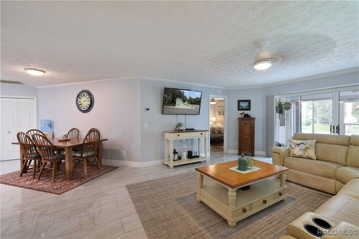 Property Photo: 802 Windermere Boulevard FL 34453