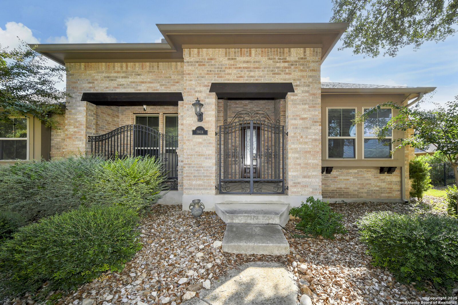 Property Photo:  19414 Arrowood Place  TX 78266 