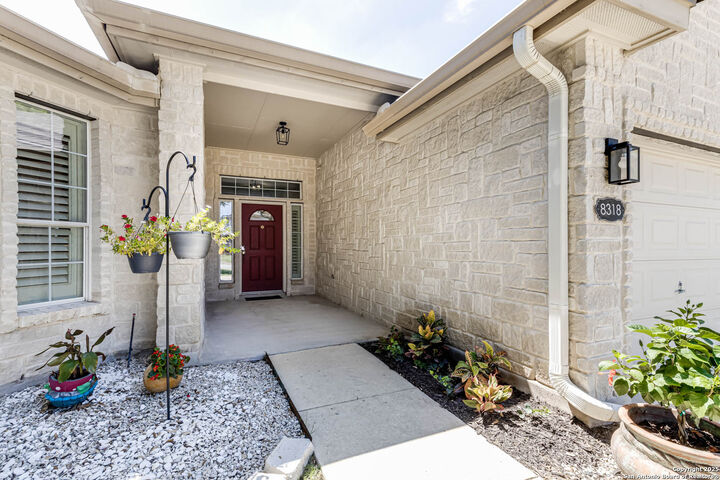 Property Photo: 8318 Piney Wood TX 78255