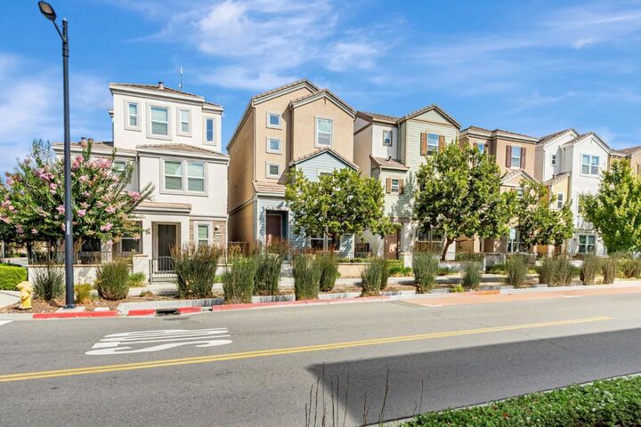 Property Photo:  813 Garden Street  CA 95035 