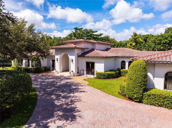 10900 SW 61st Ct  Pinecrest FL 33156 photo