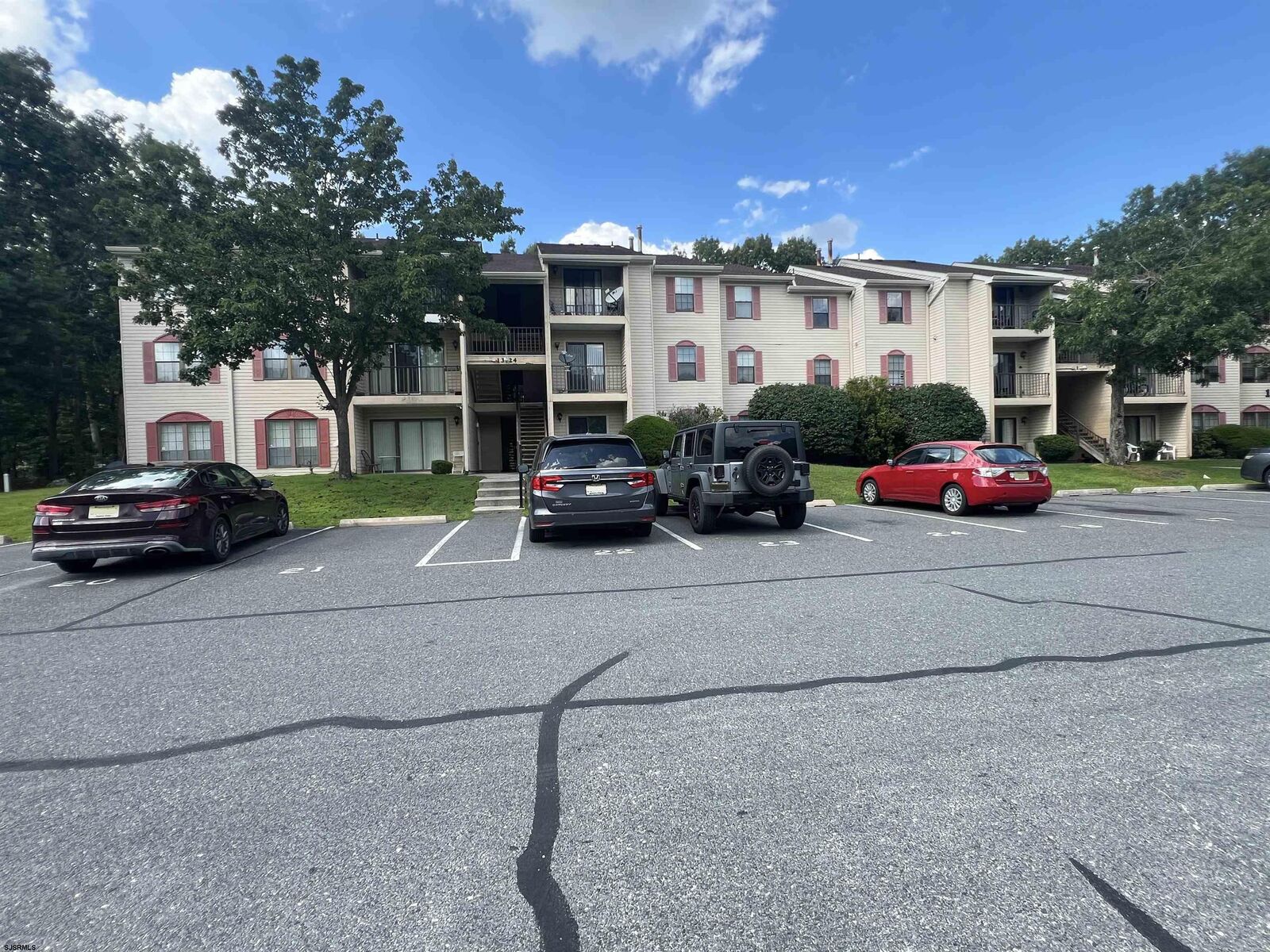 Property Photo: 22 Colonial Ct 22 NJ 08205