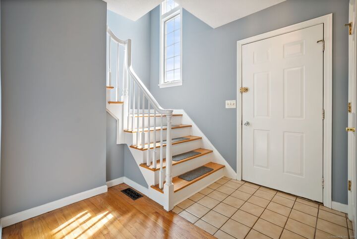 Property Photo:  16 Pamela Court 16  CT 06016 