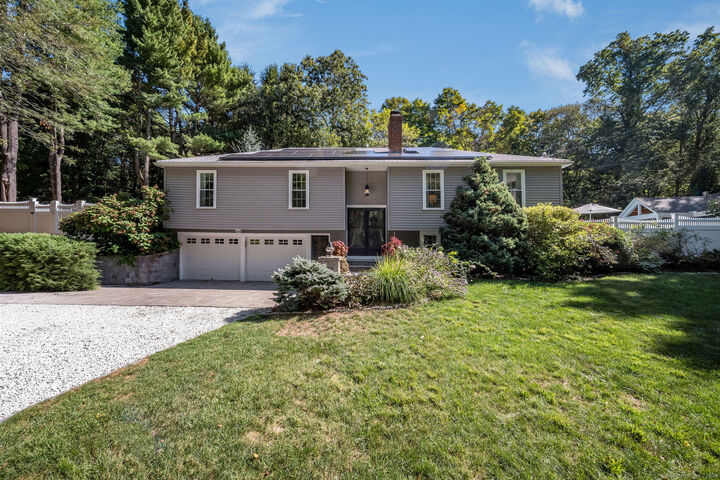 Property Photo: 15 Buttonball Lane CT 06443