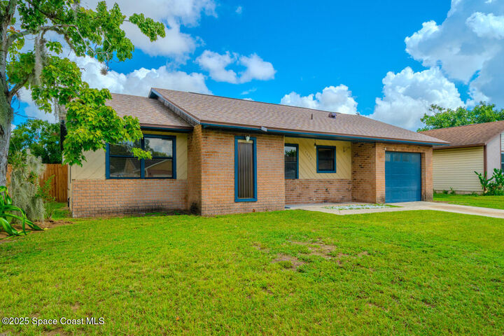 Property Photo:  7609 Panthera Court  FL 32822 