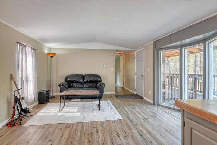 Property Photo: 27904 N Hardesty Rd WA 99003