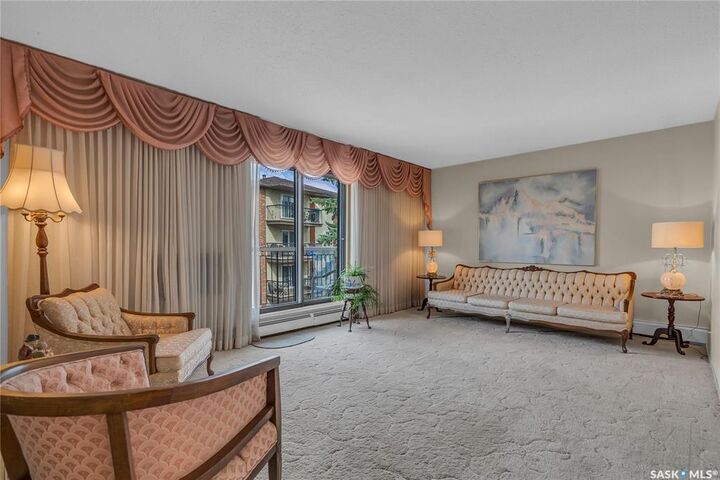Property Photo: 3140 Louise Street 205 SK S7J 3L8