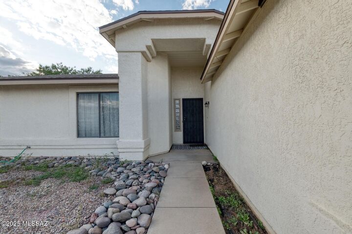 Property Photo:  4993 E Santiago Court  AZ 85635 
