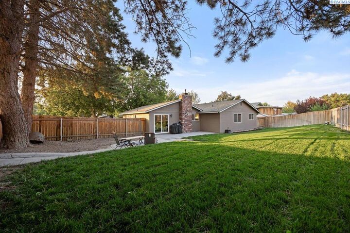 Property Photo:  3403 S Hartford St  WA 99337 