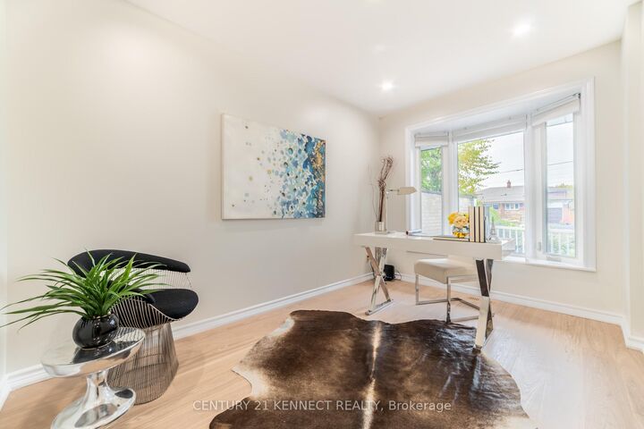 Property Photo:  65 Tanjoe Crescent  ON M2M 1P6 