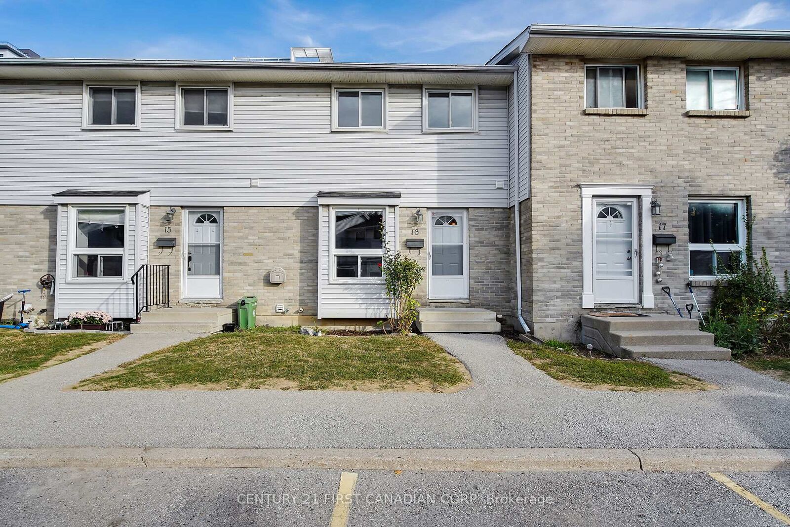 Photo de la propriété:  1786 Attawandaron Road 16  ON N6G 3N1 