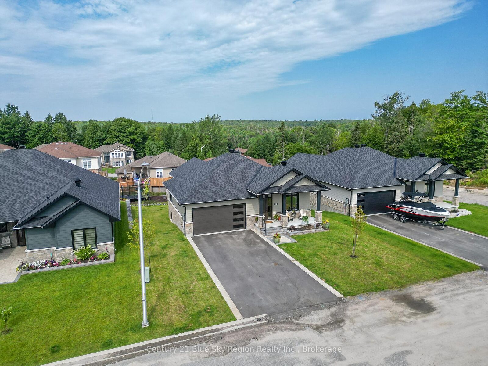 Property Photo:  37 Silver Maple Lane  ON P1C 0B5 