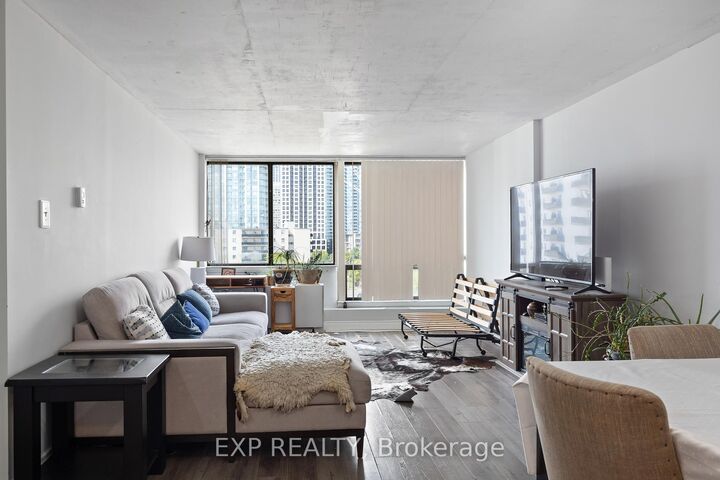 Photo de la propriété:  25 Fairview Road W 707  ON L5B 3Y8 