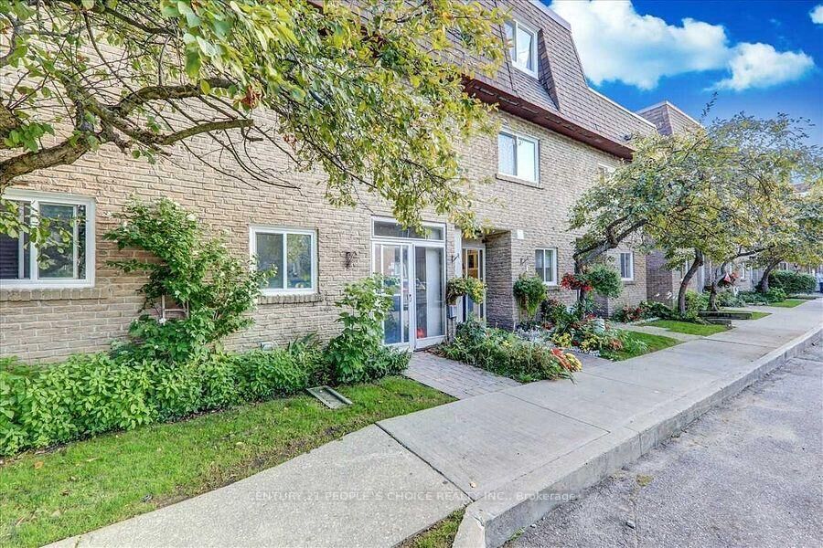 Property Photo:  275 Manse Road 88  ON M1E 4X8 