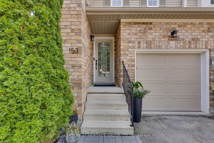 Photo de la propriété: 153 Thrushwood Drive ON L4N 0Z1