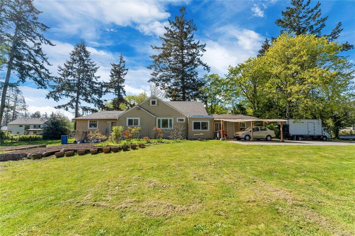 753 Sayward Rd — photo 1