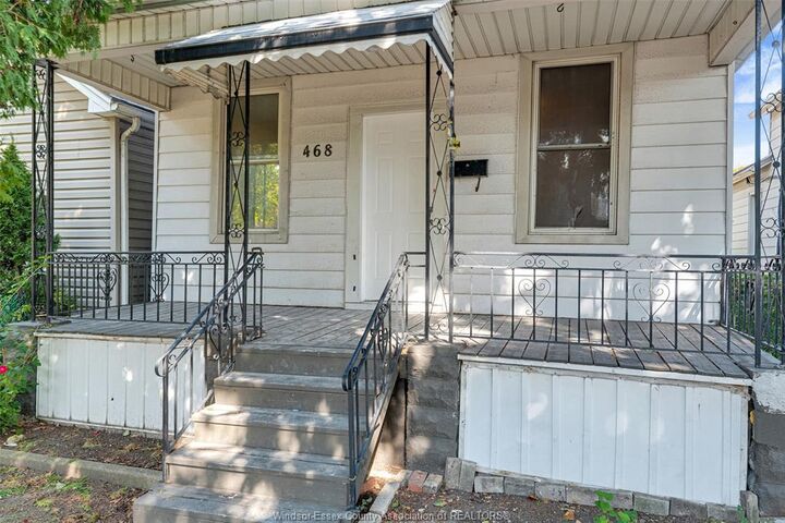 Property Photo:  468 Glengarry  ON N9A 1P9 