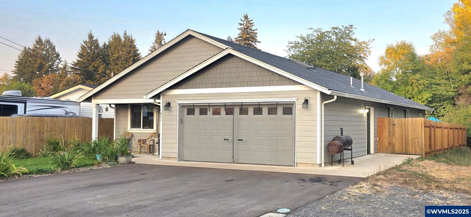 Property Photo:  1651 13th Av  OR 97386 