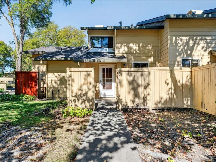 Property Photo:  2301 Woodlake Drive  CA 95405 