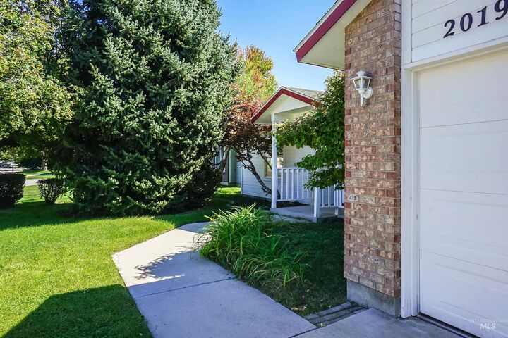 Property Photo:  2019 W Snyder Dr  ID 83642 