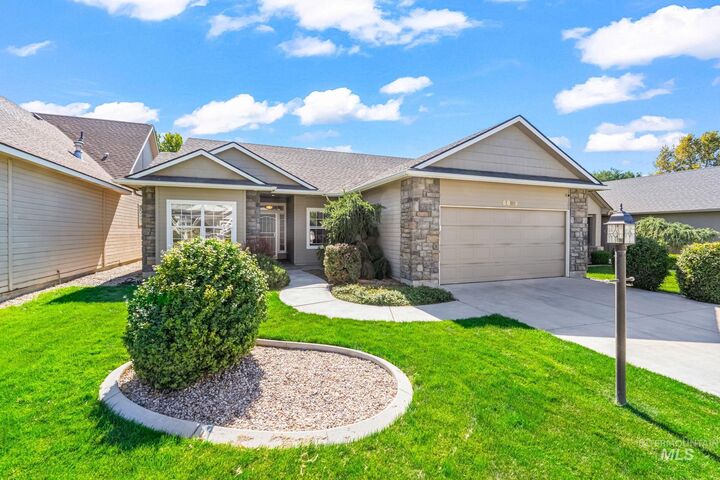 Property Photo:  6899 E Greens Drive  ID 83687-9427 