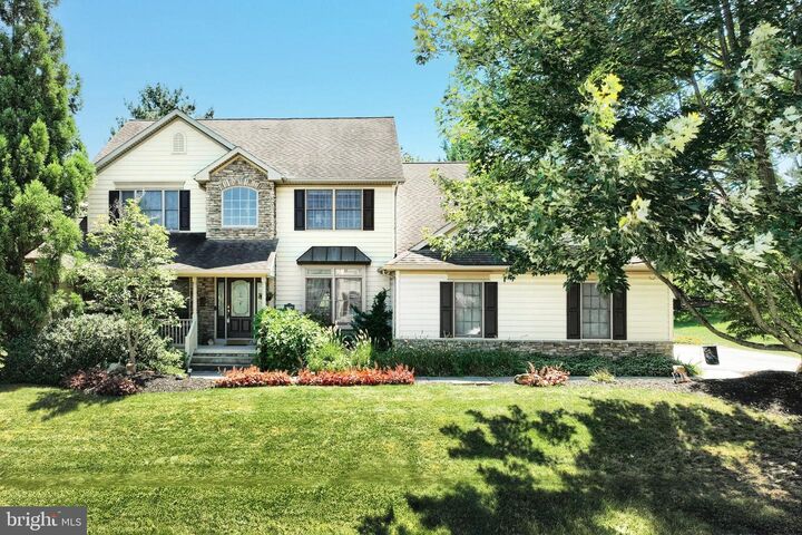 Property Photo:  2415 Emiray Court  PA 17403 