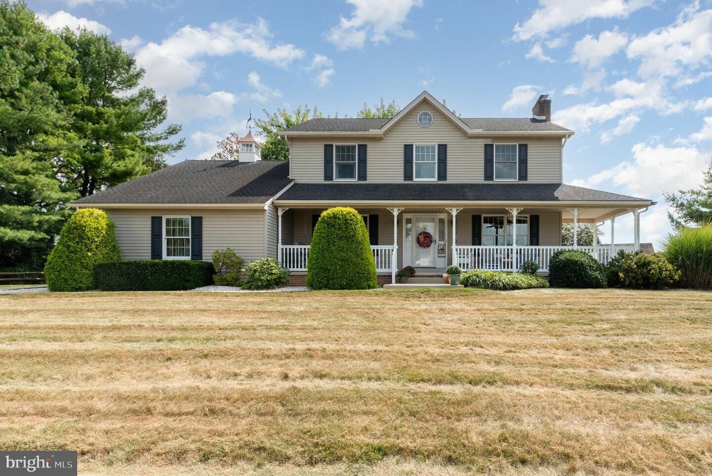 Property Photo:  1154 E Maple Street  PA 17078 
