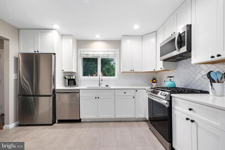 Property Photo:  957 N Paxton Street  VA 22304 