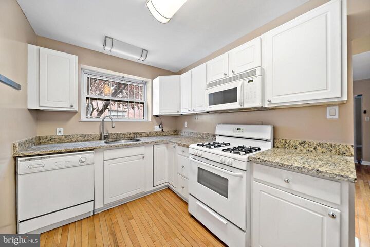 Property Photo:  926 E Passyunk Avenue 1  PA 19147 