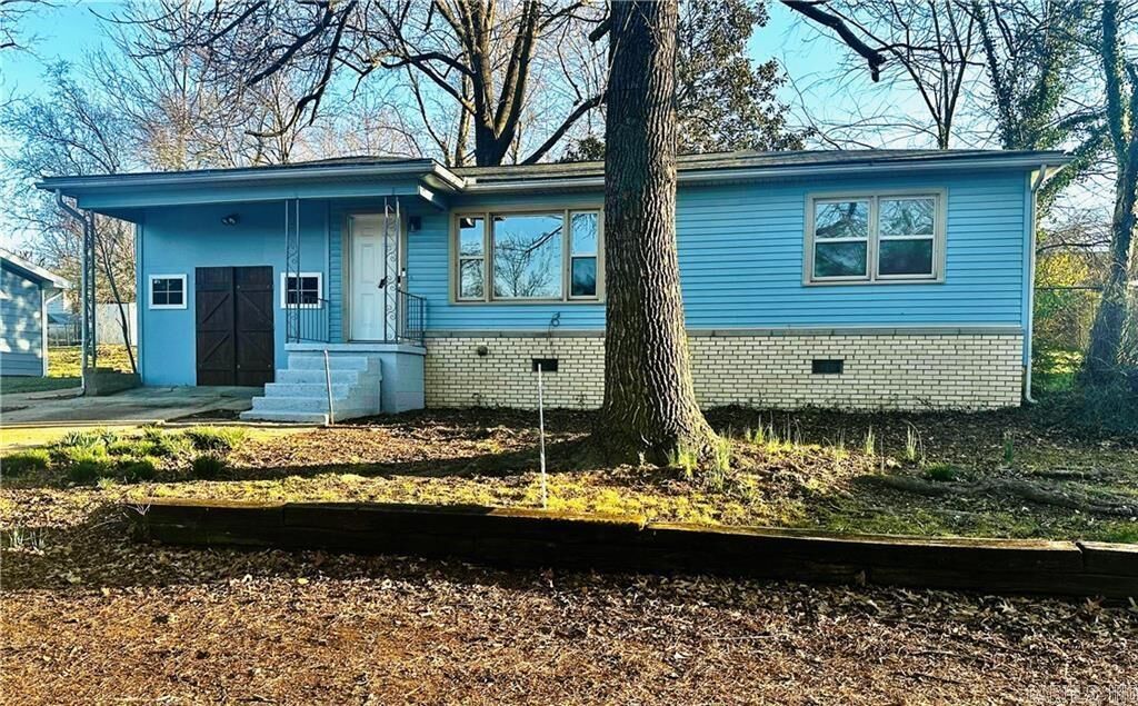 Property Photo:  702 Beverly Drive  AR 72601-3401 