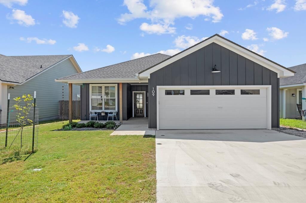 Property Photo:  109 Feather Way  TX 78624 