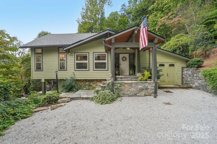 Property Photo:  193 Gateway Drive  NC 28746 