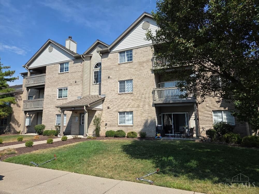 Property Photo: 8514 Breezewood Court OH 45069