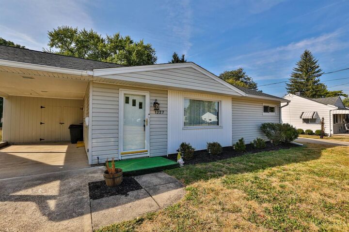 Property Photo: 1227 Ellen Drive OH 45042