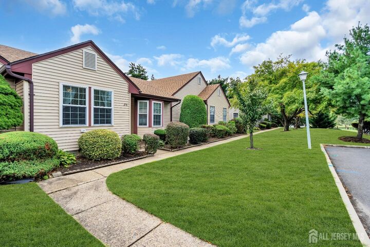 Property Photo:  27 Benjamin Franklin Drive B  NJ 08831 