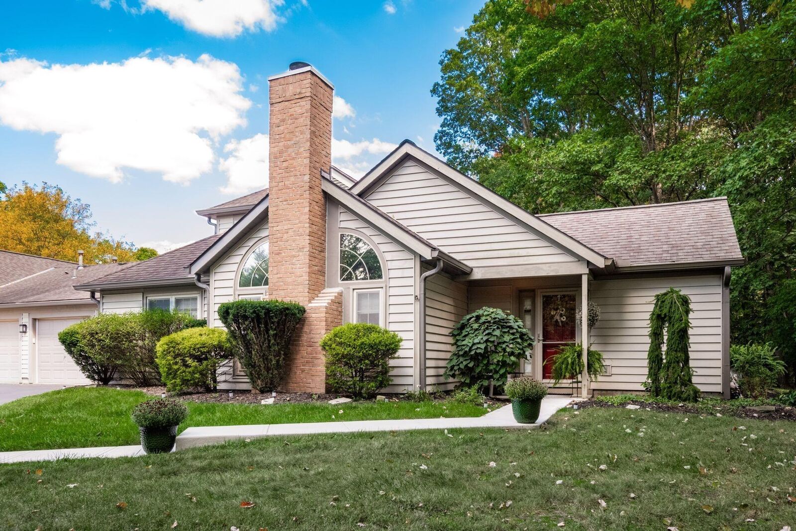 Property Photo:  423 Hidden Ravines Drive  OH 43065 